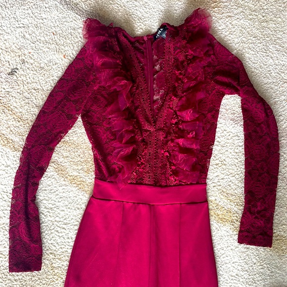 Size XS in burgundy color - Picture 4 of 6